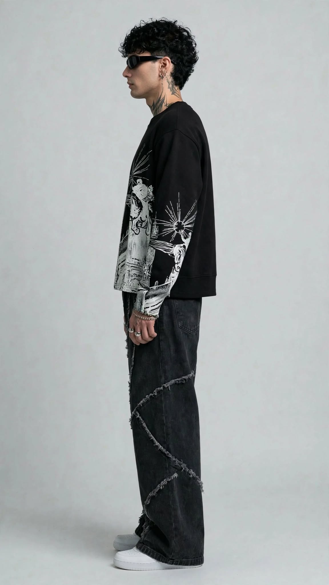 THE SIGNATURE FULL SLEEVE T-SHIRT