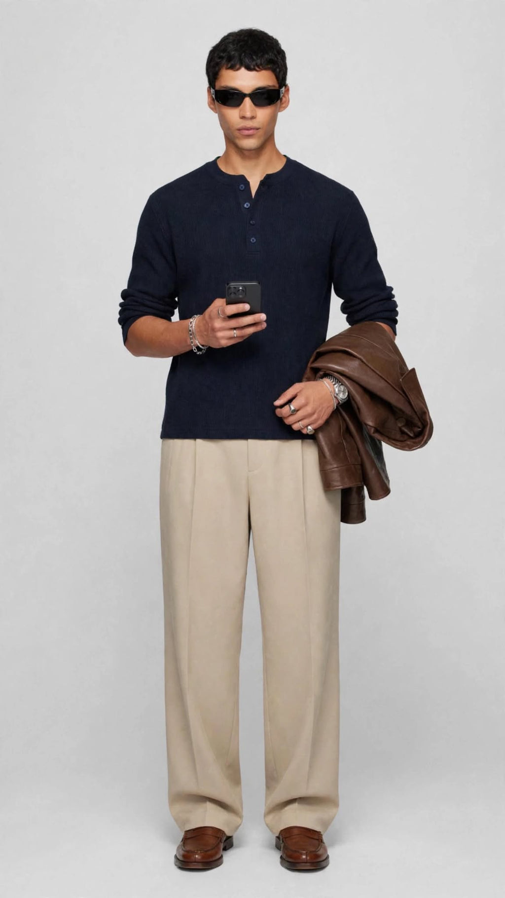 BASIC NAVY BLUE HENLEY