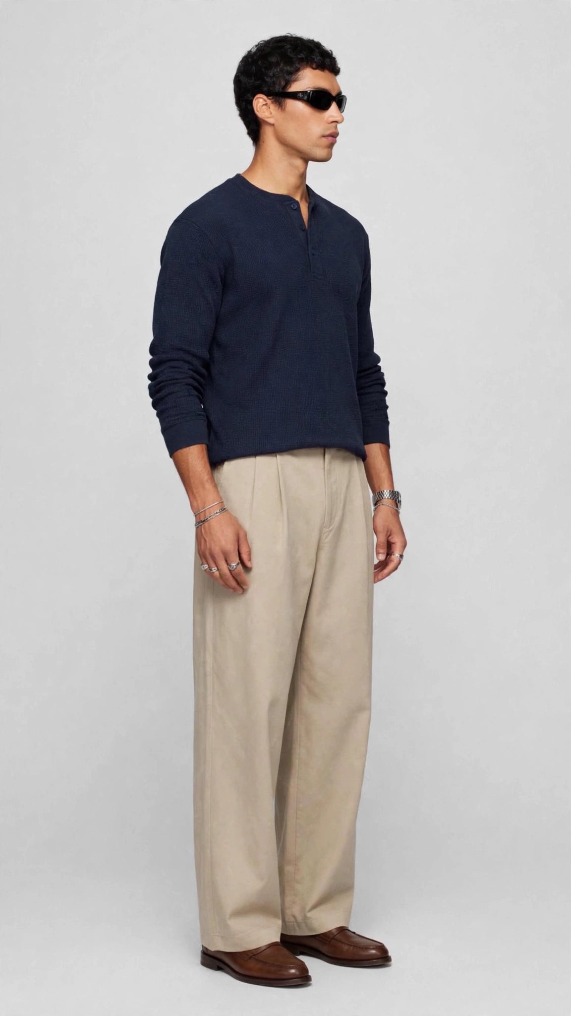 BASIC NAVY BLUE HENLEY