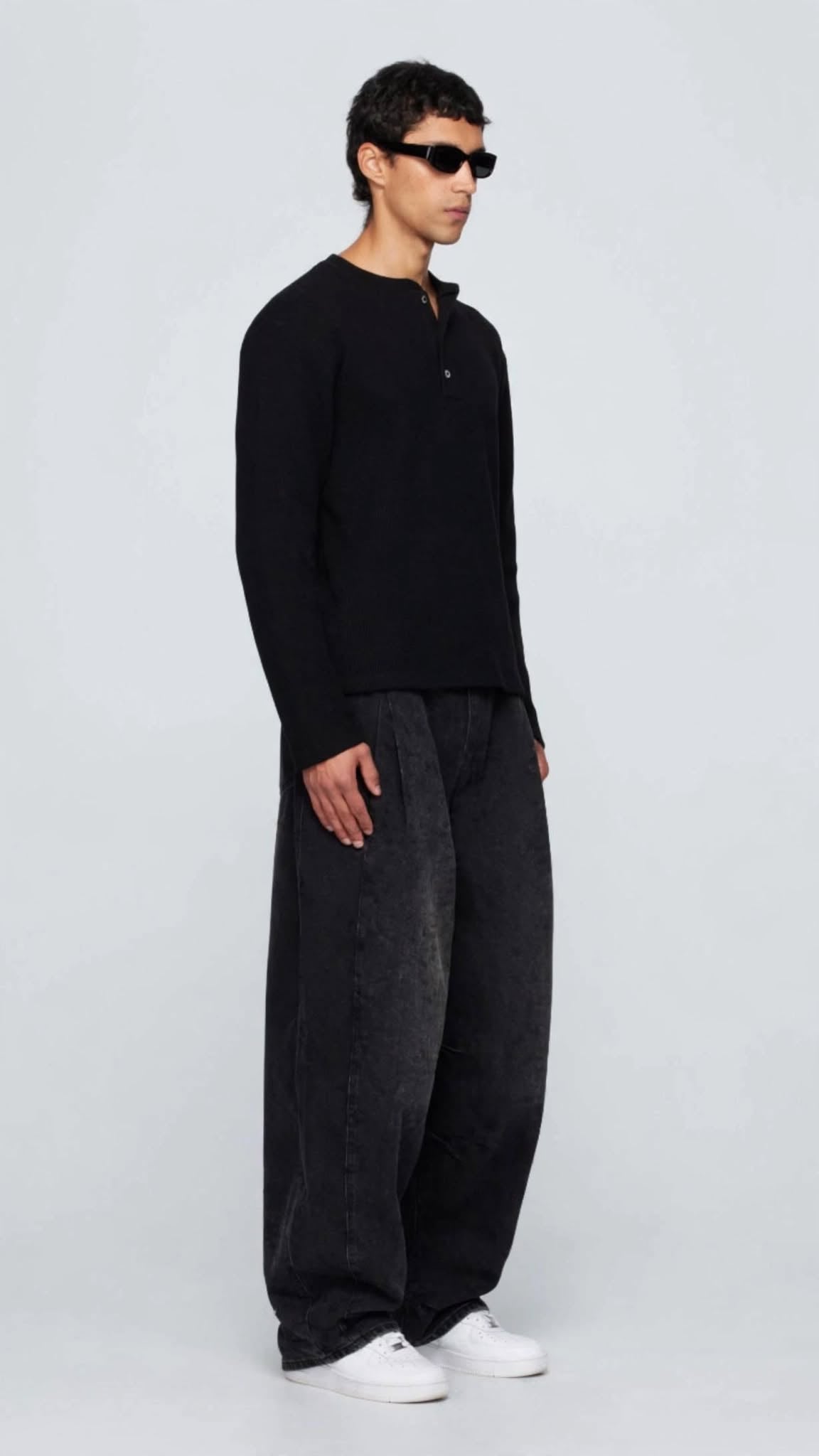 BASIC BLACK HENLEY