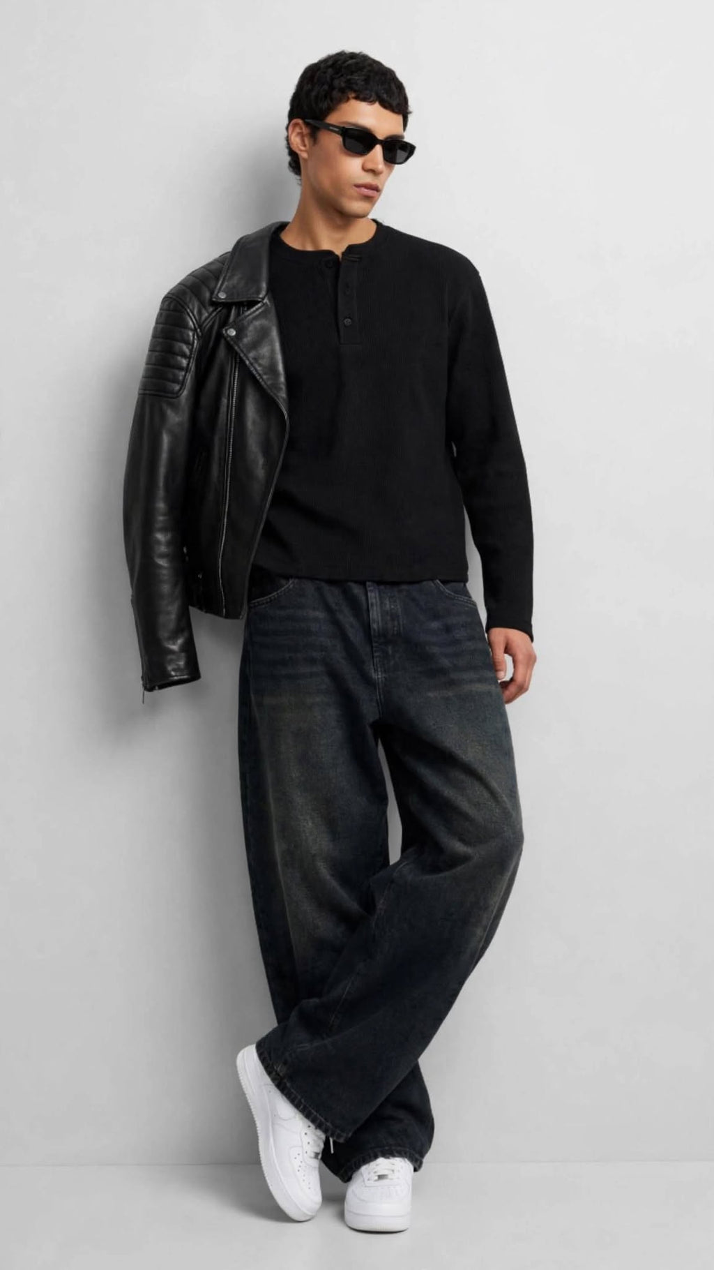 BASIC BLACK HENLEY